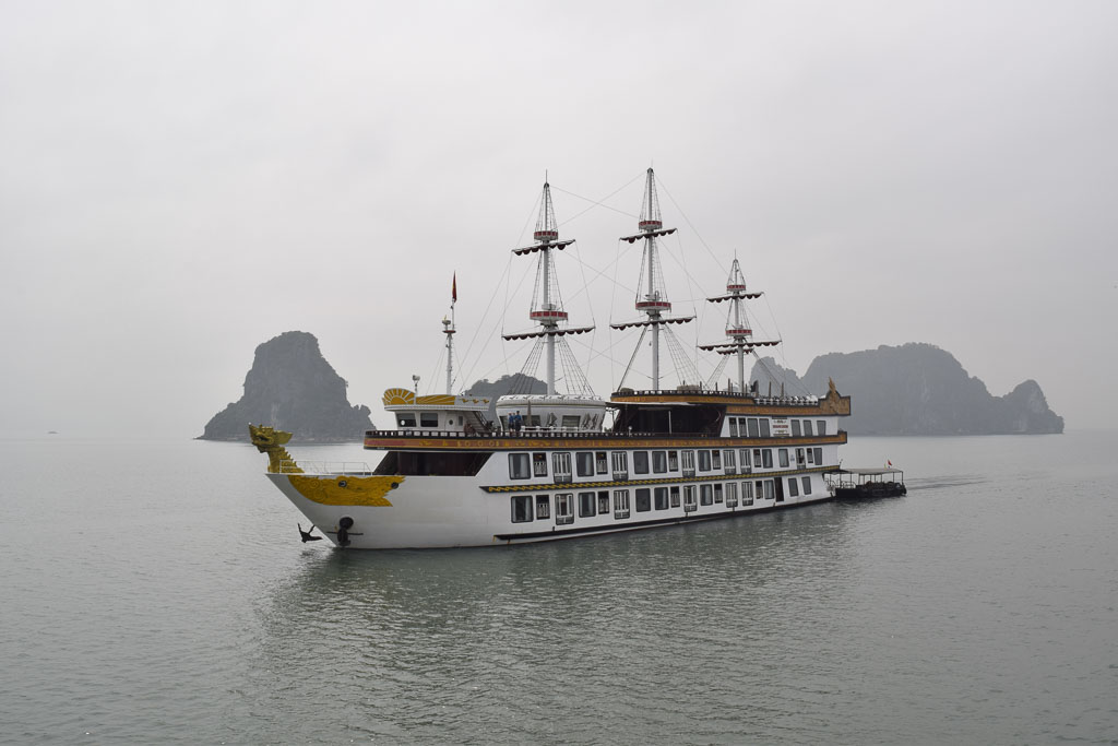 Halong bay cruise luxury junk