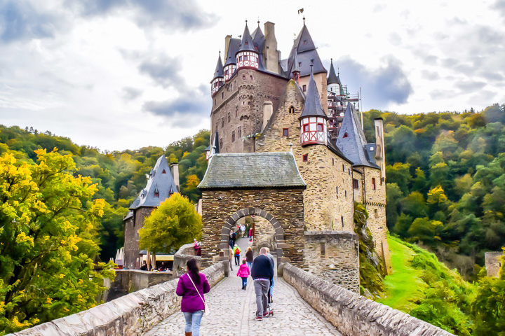 Eltz castle tour