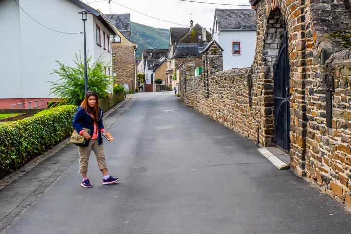 Navigating through a German village using Google Maps