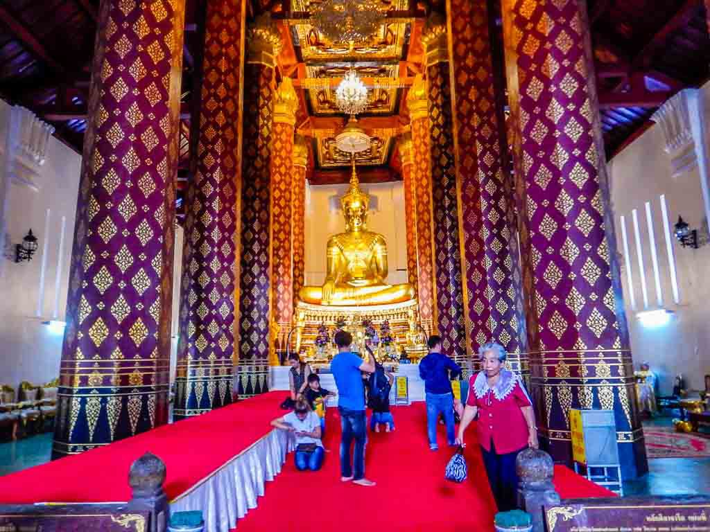 golden buddha at Ayutthaya