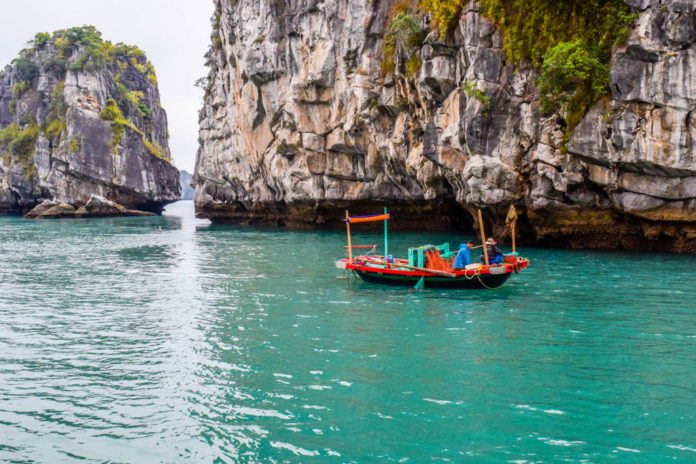 Quick Travel Guide to Halong Bay