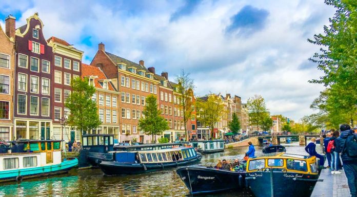 Travel Guide to Amsterdam