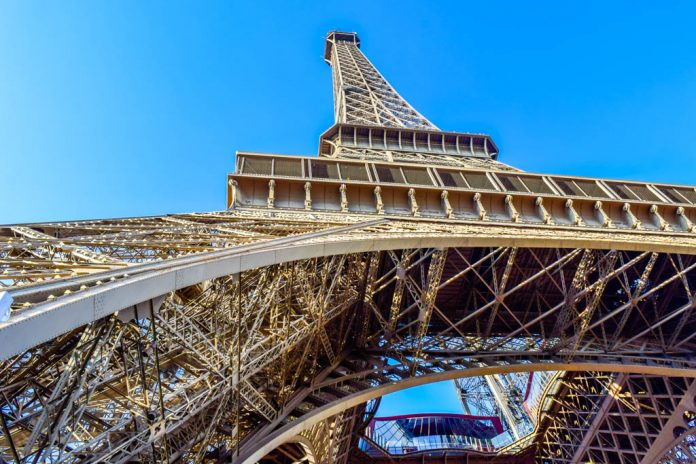 Travel Guide to Paris