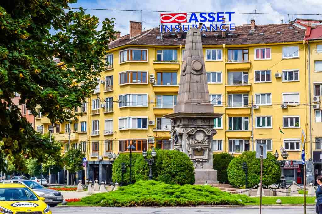 sofia sightseeing 100 levsky monument