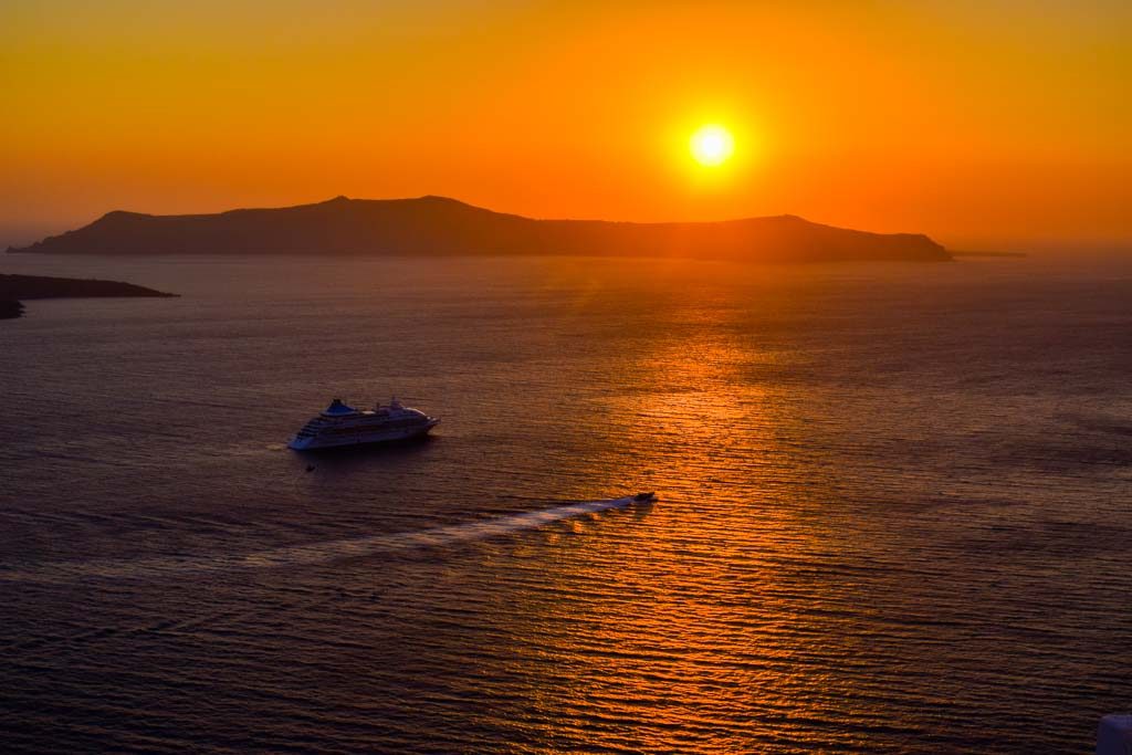 Best sunsets in Santorini