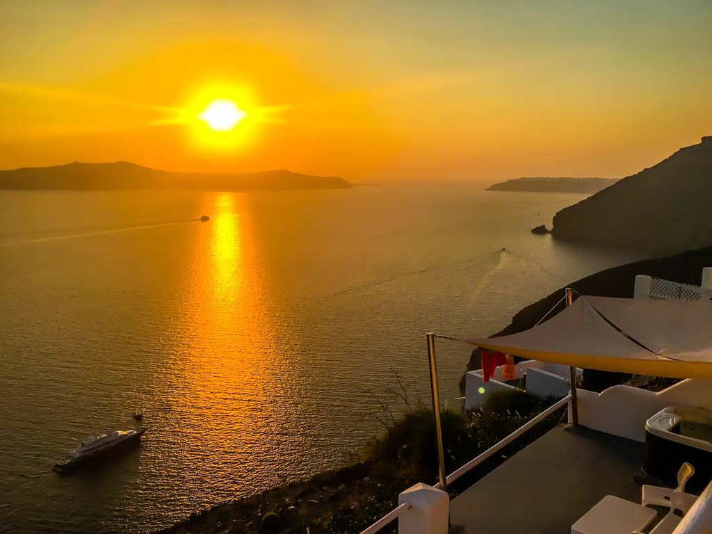 best sunset in Santorini