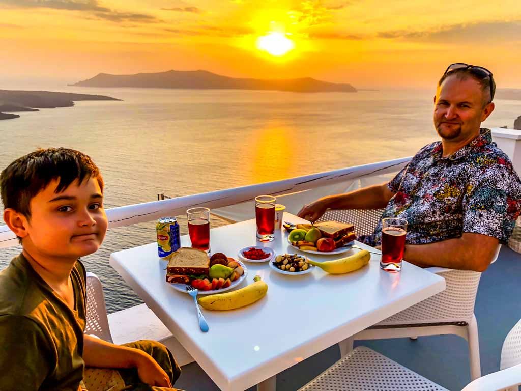 Santorini Tips dining