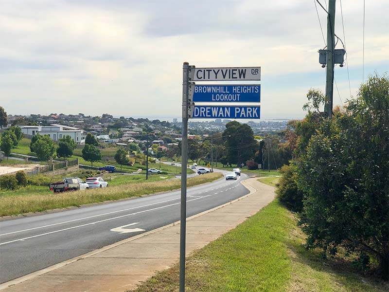 P202-Geelong-Attractions-Wandana-Lookout-signpost
