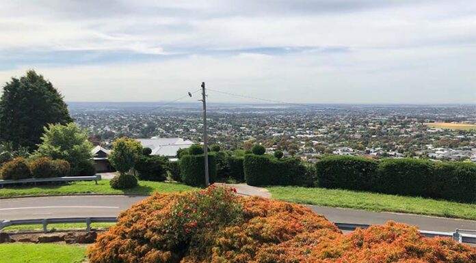 P202-Geelong-Attractions-Wandana-Lookout-view-from-the-top